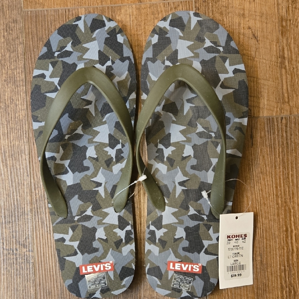Levi's Star Camo Flip Flops